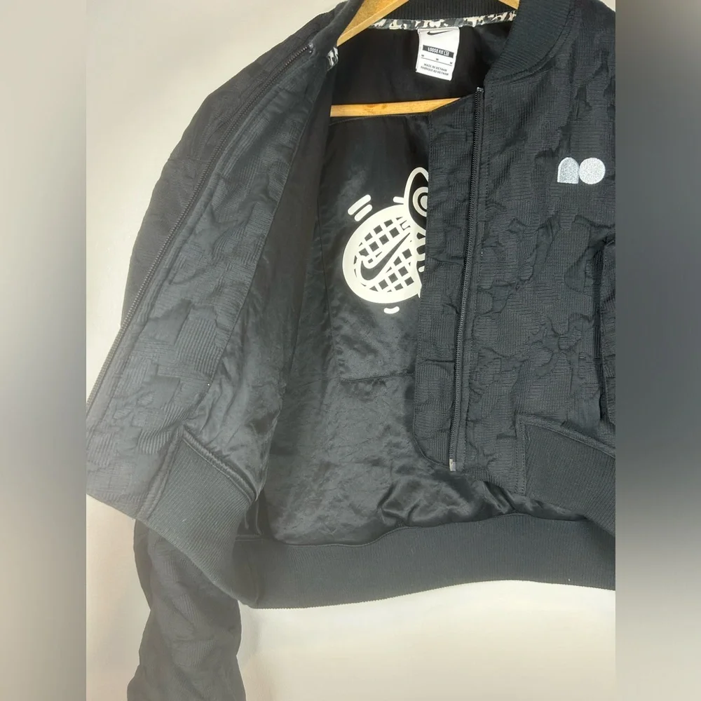 Nike Naomi Osaka Tennis Maneki-Nelly Cropped Bomber Jacket - Picture 5 of 14